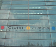 Fachada principal de la Ciudad de la Justicia de Valencia